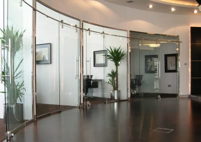 PRIVATE OFFICE AT SHEIKH ZAYED ROAD, DUBAI – CURVED OFFICE PARTITIONS / SLIDING DOORS