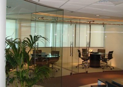 PRIVATE OFFICE AT SHEIKH ZAYED ROAD, DUBAI – CURVED OFFICE PARTITIONS / SLIDING DOORS